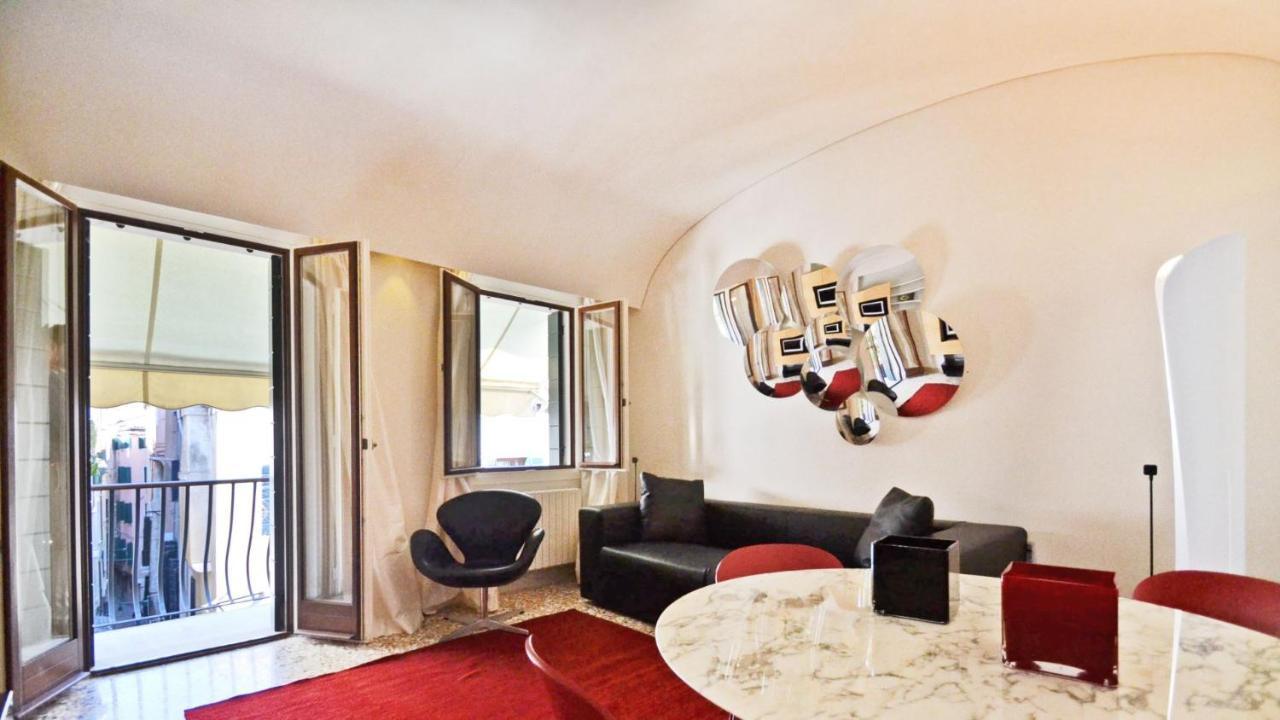 Ai Bareteri Luxury Canal View Venise Extérieur photo