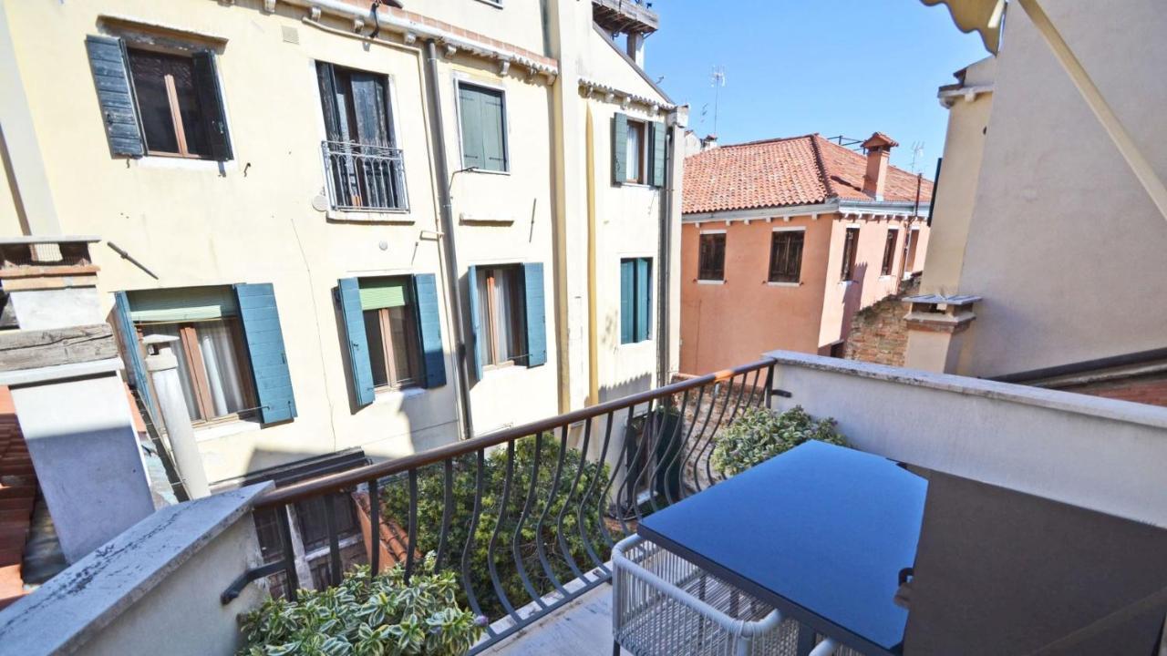 Ai Bareteri Luxury Canal View Venise Extérieur photo